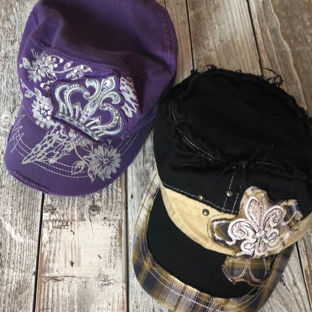 Set of two ladies distressed hats